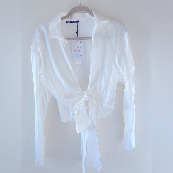 White blouse - Picture 1 of 2